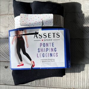 Assets by Spanx Classic Black Ponte Leggings